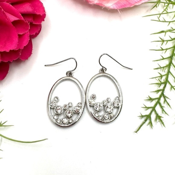 Jewelry - NEW⚜️Crystal Embellished Hoop Earrings